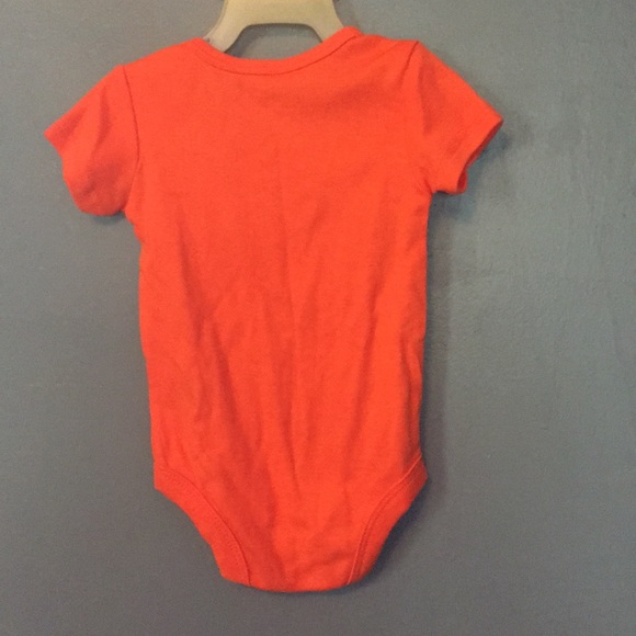 Short-sleeve orange onsie - Picture 3 of 3